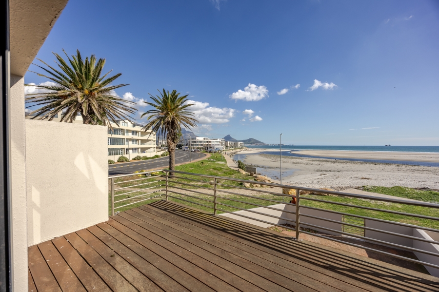 2 Bedroom Property for Sale in Lagoon Beach Western Cape